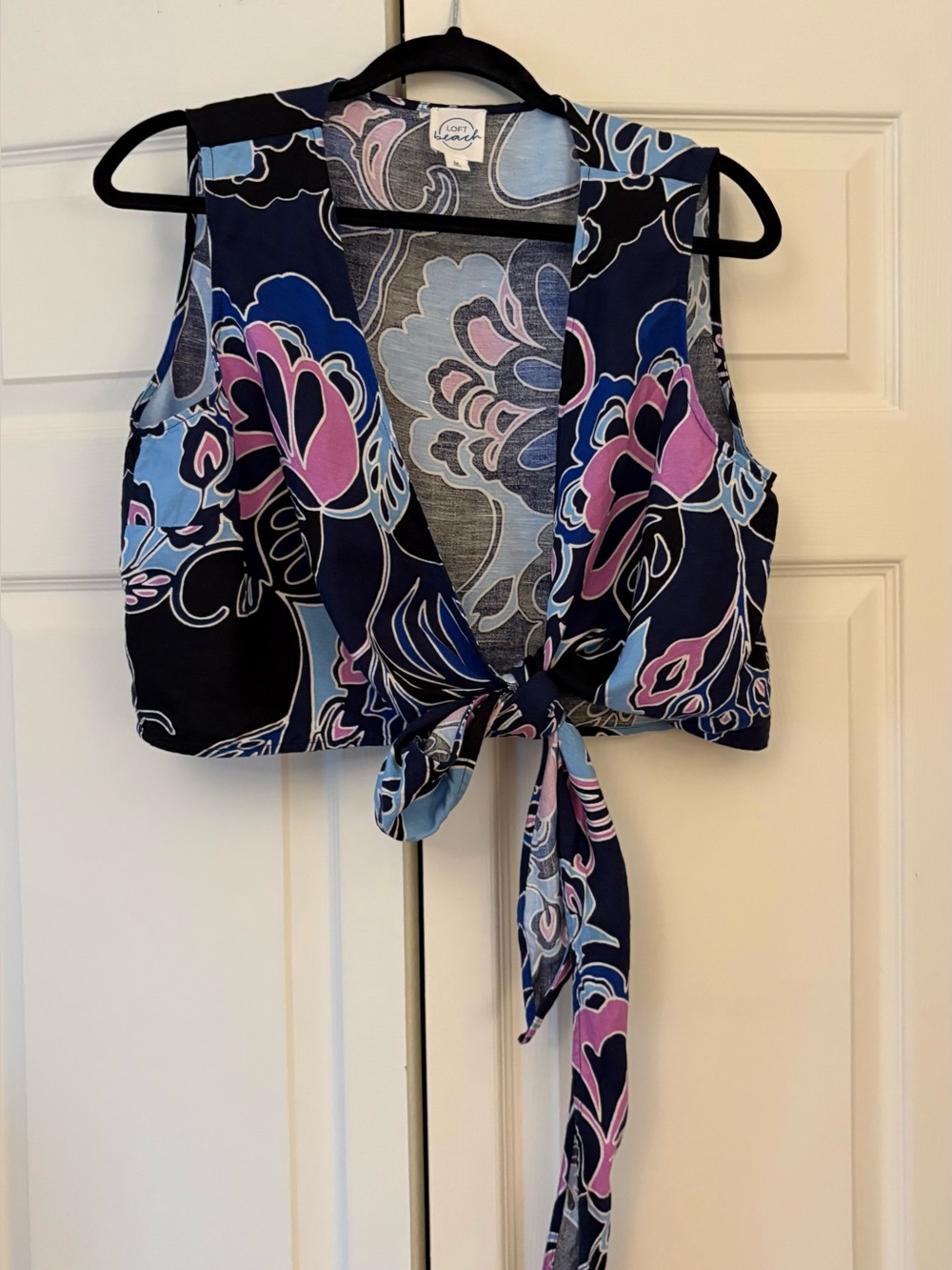 LOFT Floral Tie-Front Sleeveless Crop Top in Navy and Pink size Medium